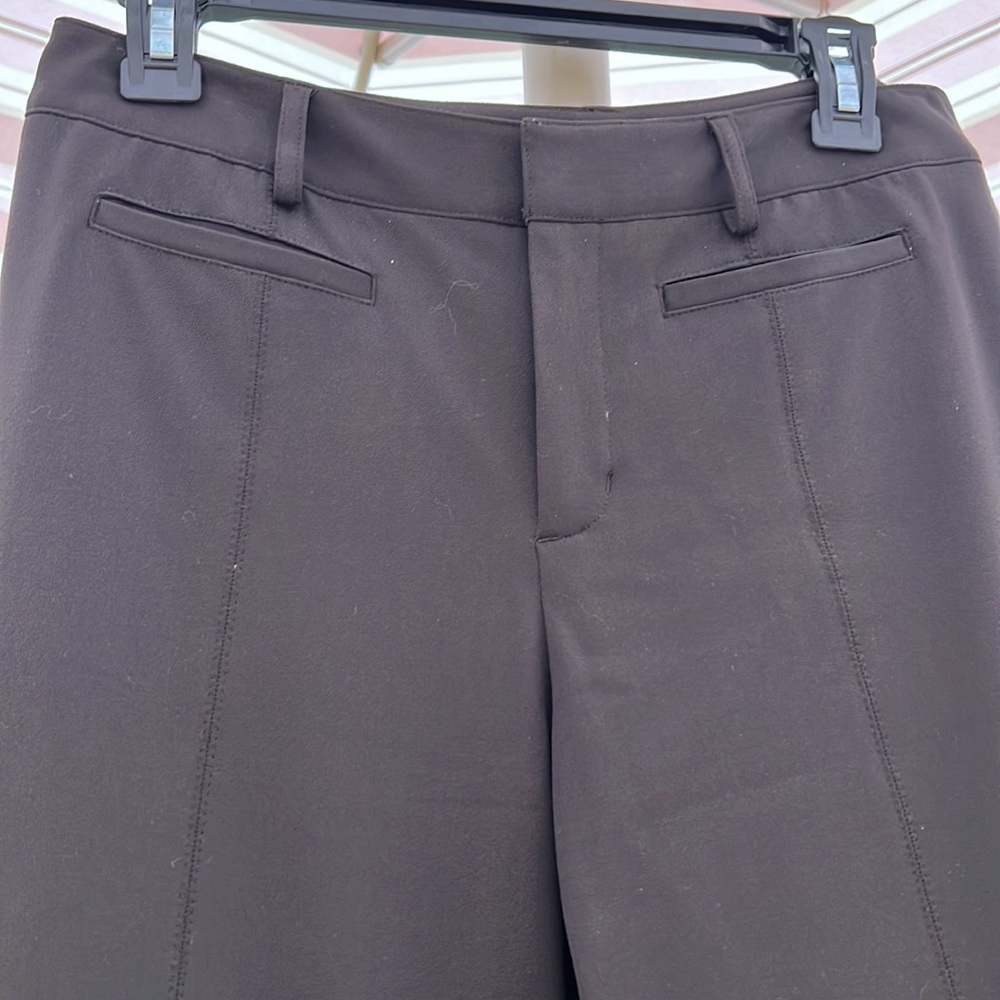 Nine West size 4 Black Dress Pants. Excellent condition. Front Pockets. Worn 2x